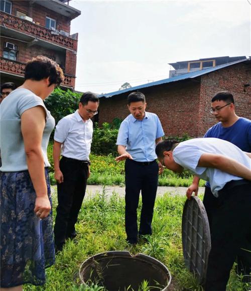 内江市市中区领导赴白马镇专题调研督导黑臭水体治理工作