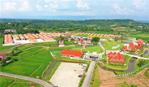 浙川携手 石笋镇有了农旅融合“巴上草原”