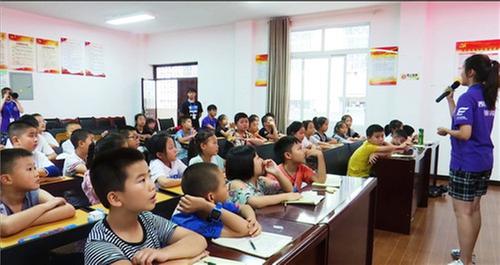 青神县：大学生志愿者暑期“三下乡”活动贡献青春力量