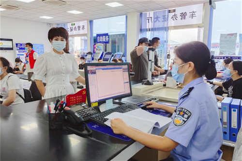 洪雅24小时“无人车管所”开门纳客