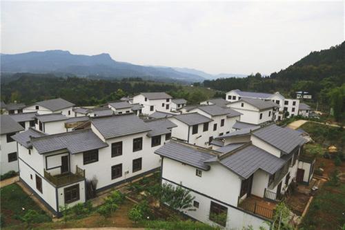 巴州区供电公司：电网改出“美丽乡村”   村民过上幸福生活