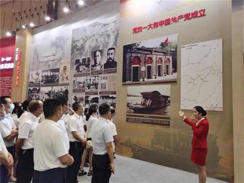 东坡区教体局组织党员干部参观四川省庆祝中国共产党成立100周年主题展览