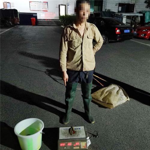 华蓥警方查获一起非法电鱼行为