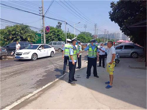 眉山市公安局天府新区分局交警大队交通安全宣传进社区