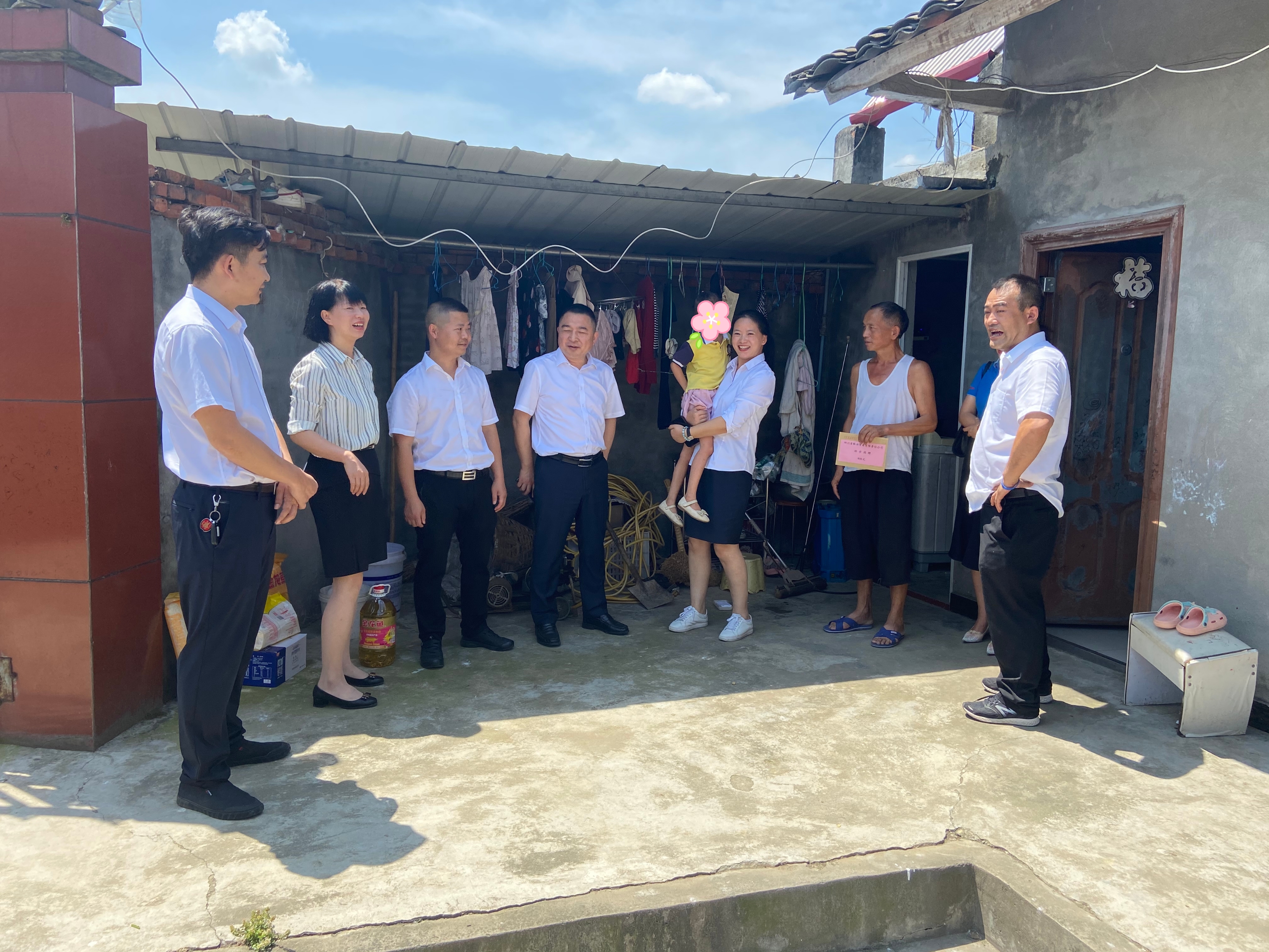 用爱心铸就美好生活