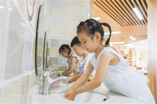 青神县：同创共建卫生县城 同心交出满意答卷