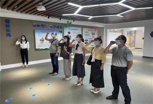 夹江县科协组织参观禁毒教育基地