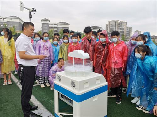 2021年巴中市暨恩阳区全国科普日·防范邪教宣传月活动启动