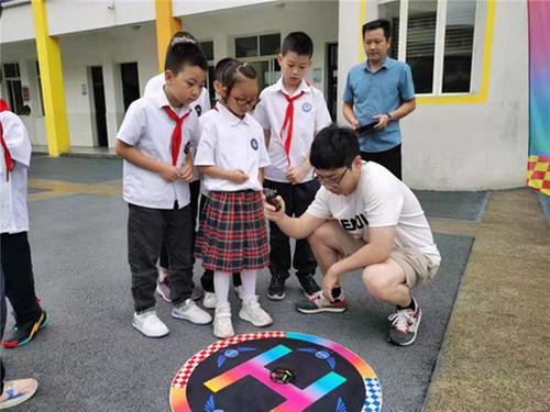 彭山区：让学生感受科学魅力