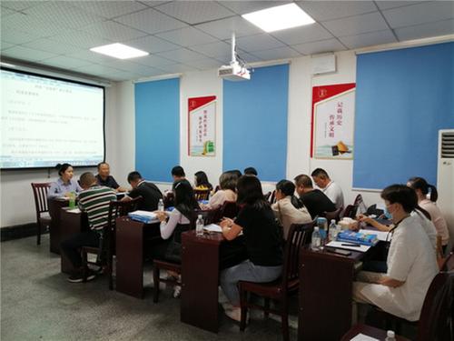 东坡区档案馆开展档案服务企业业务培训会