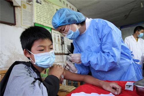 双桥镇：筑牢辖区免疫屏障