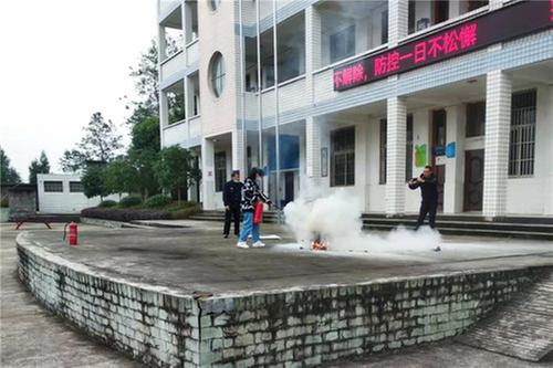 虎城小学举行消防安全疏散演练和安全教育活动