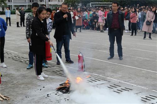 代市实验学校开展“119”消防演练活动