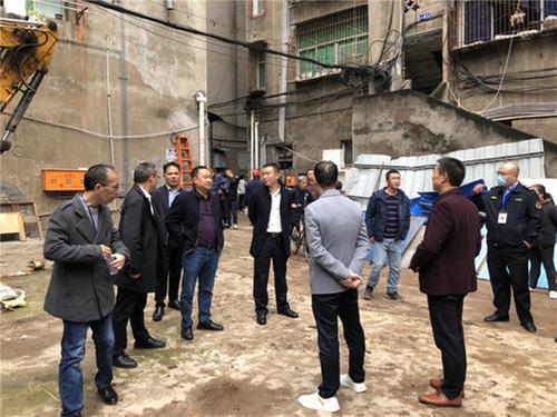 岳池县：“聚合力，出重拳” 打响全县老旧小区拆违新征程