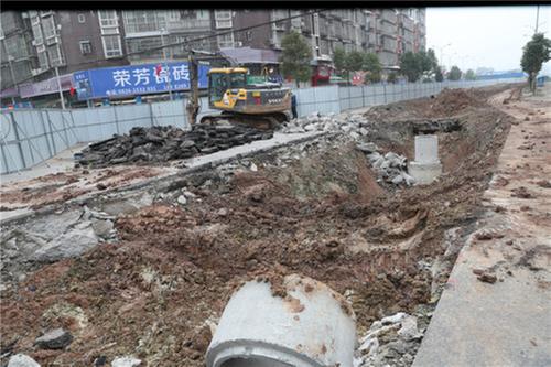 广安区花桥镇推进污水管网及其配套设施建设