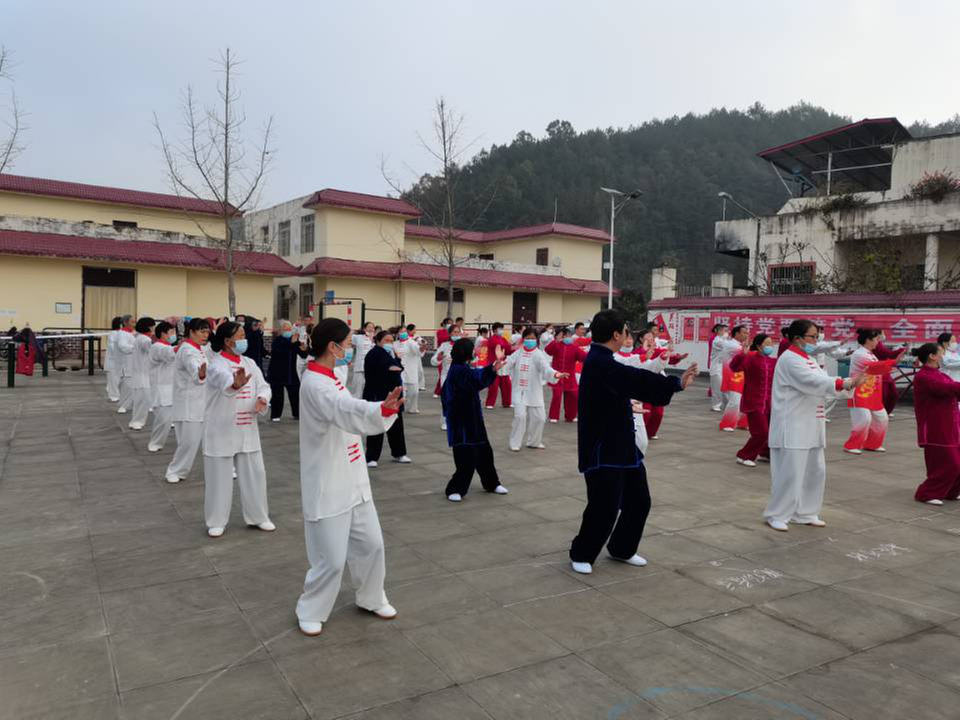 高塔镇举行老年太极拳比赛活动