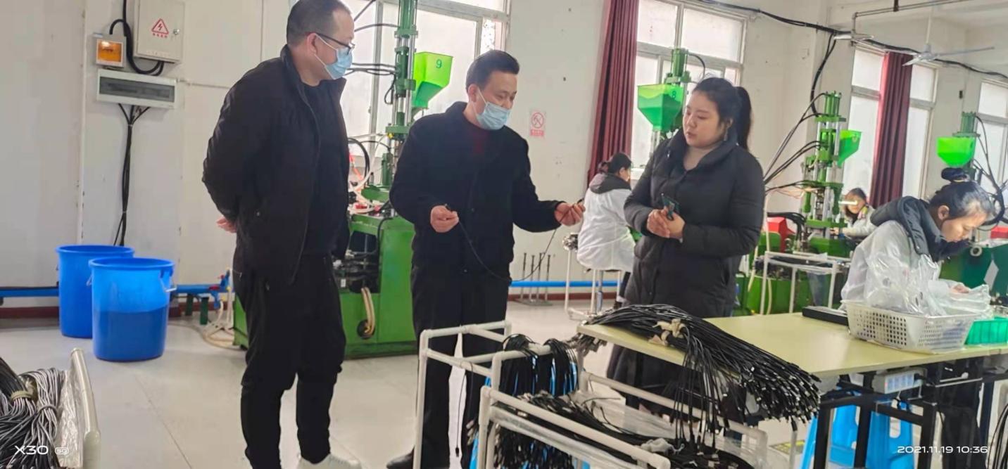 开江县教科局督查指导科技型中小企业工作