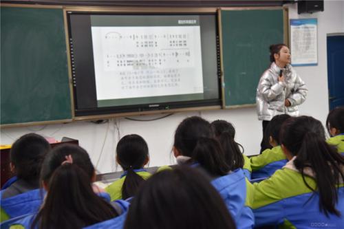 文林、城北学区2021年音乐课堂教学研讨活动在坝达初中举行