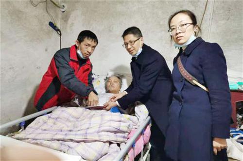 广安：上门办理社保卡 贴心服务暖人心