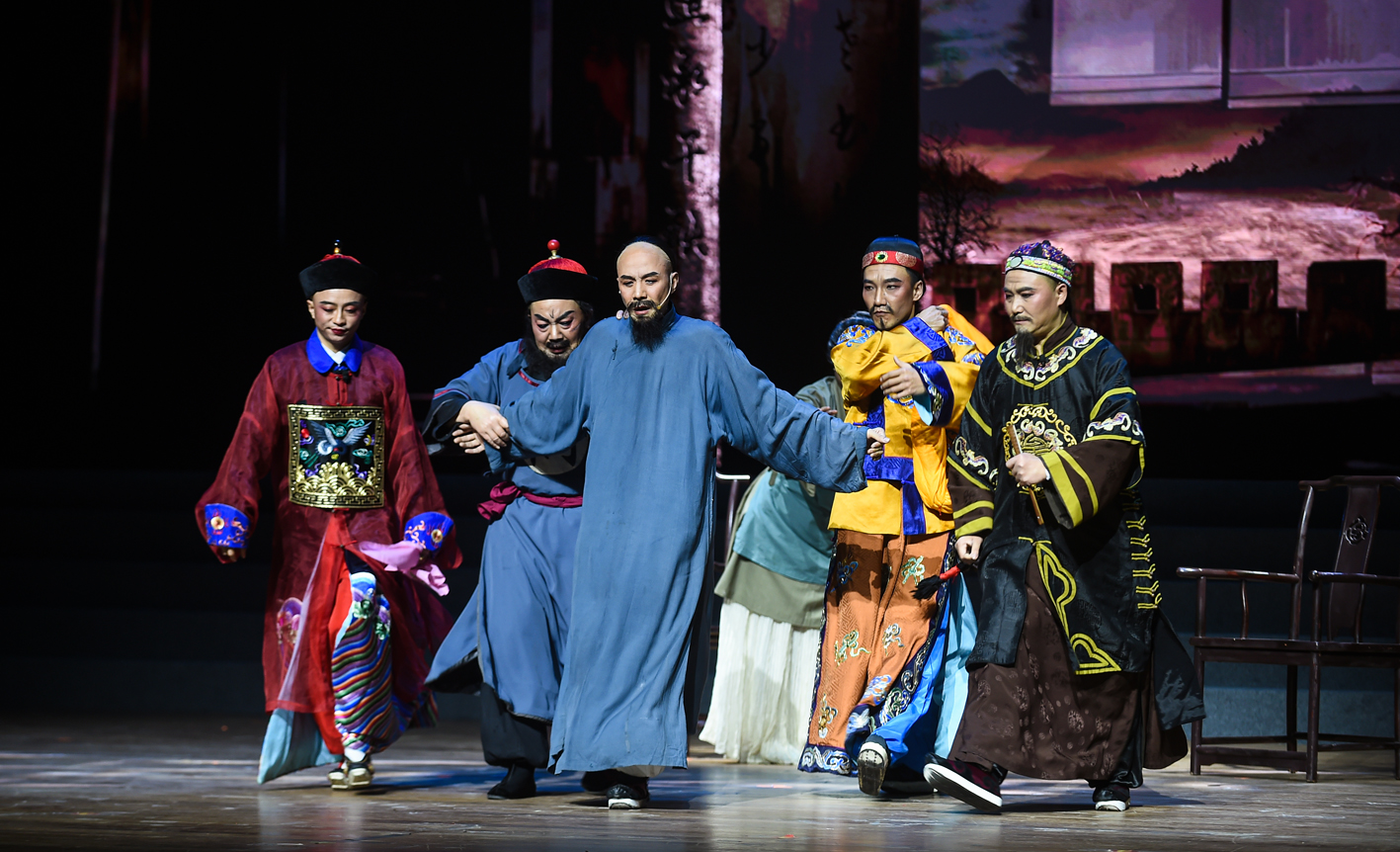 大型廉洁主题川剧《假县令》在广安演出