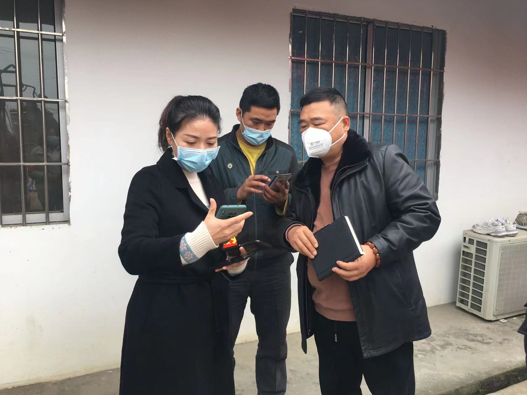 “她当书记这些年，村里发展变化大”