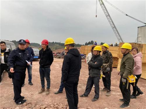 栉风沐雨 服务为民