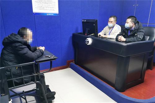 华蓥市警方破获一起酒后持刀抢劫案