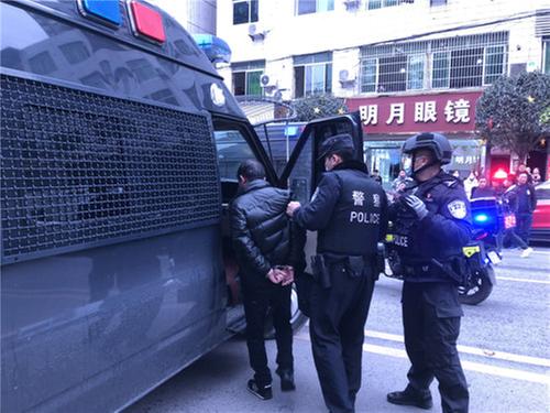 华蓥特警：您的假期 我来守候