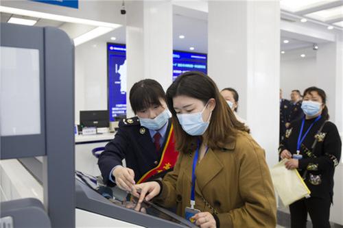 2022年“我为纳税人缴费人办实事暨便民办税春风行动”启动仪式在川渝高竹新区举行