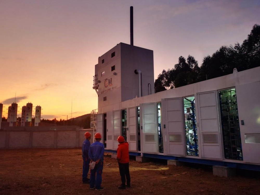 我国自主研制新型橇装天然气制氢成套设备调试成功