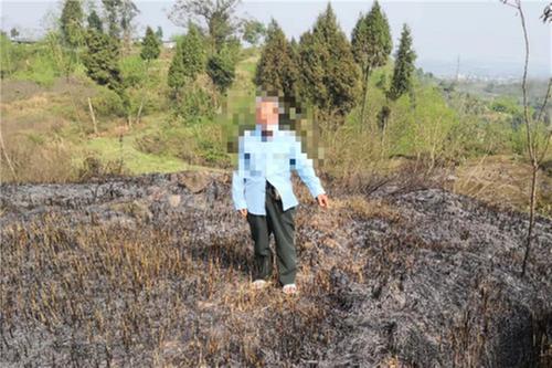 岳池县：男子扔一枚烟头被拘留