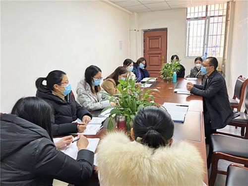 巴州六小开展“新姿态，启航新征程”主题英语教研活动