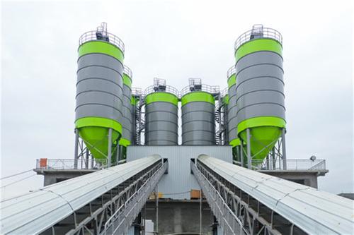 完成进度90%！广安临港经开区侧顶置式搅拌站项目加快建设