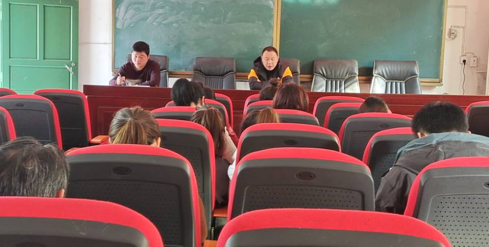赤溪九义校召开毕业班工作研讨会