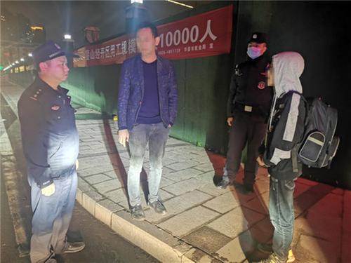 华蓥市：父子因作业闹矛盾 民警秒变知心小哥