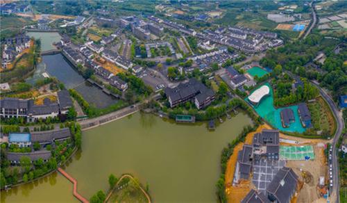 走进乡村看小康|龚村彩虹路营造旅游氛围