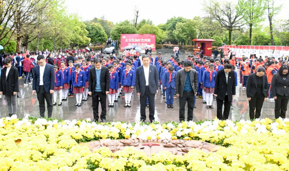 巴州区三小开展