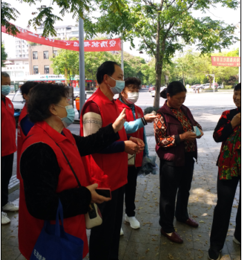 “银辉”辉映夕阳红  抗疫前线显担当