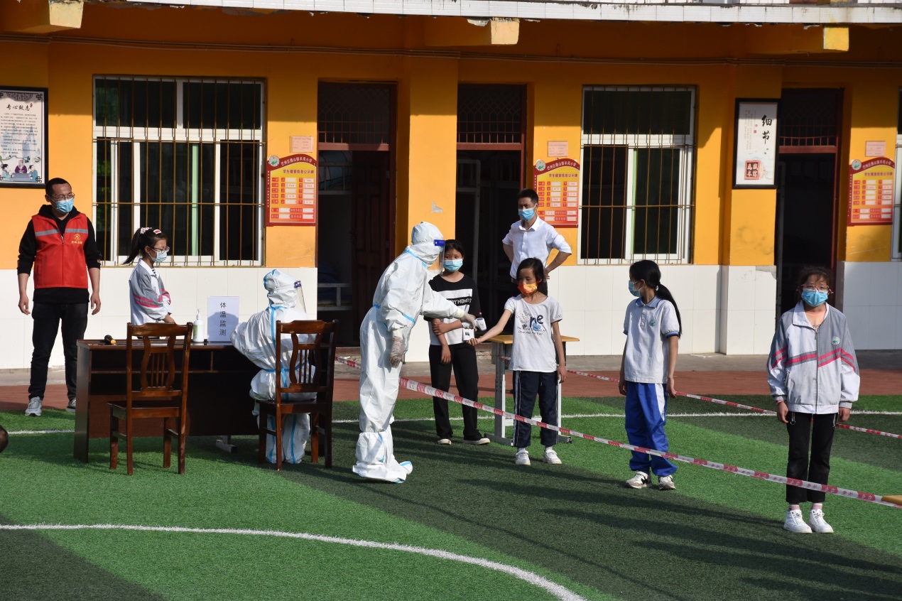 巴州区鼎山镇羊凤小学：以演促防 以练应战  “疫”战到底