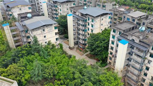 彭山区：老旧小区“改”出居民新生活