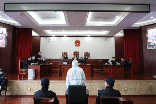 广安：80余名党员干部旁听庭审  “零距离”接受警示教育