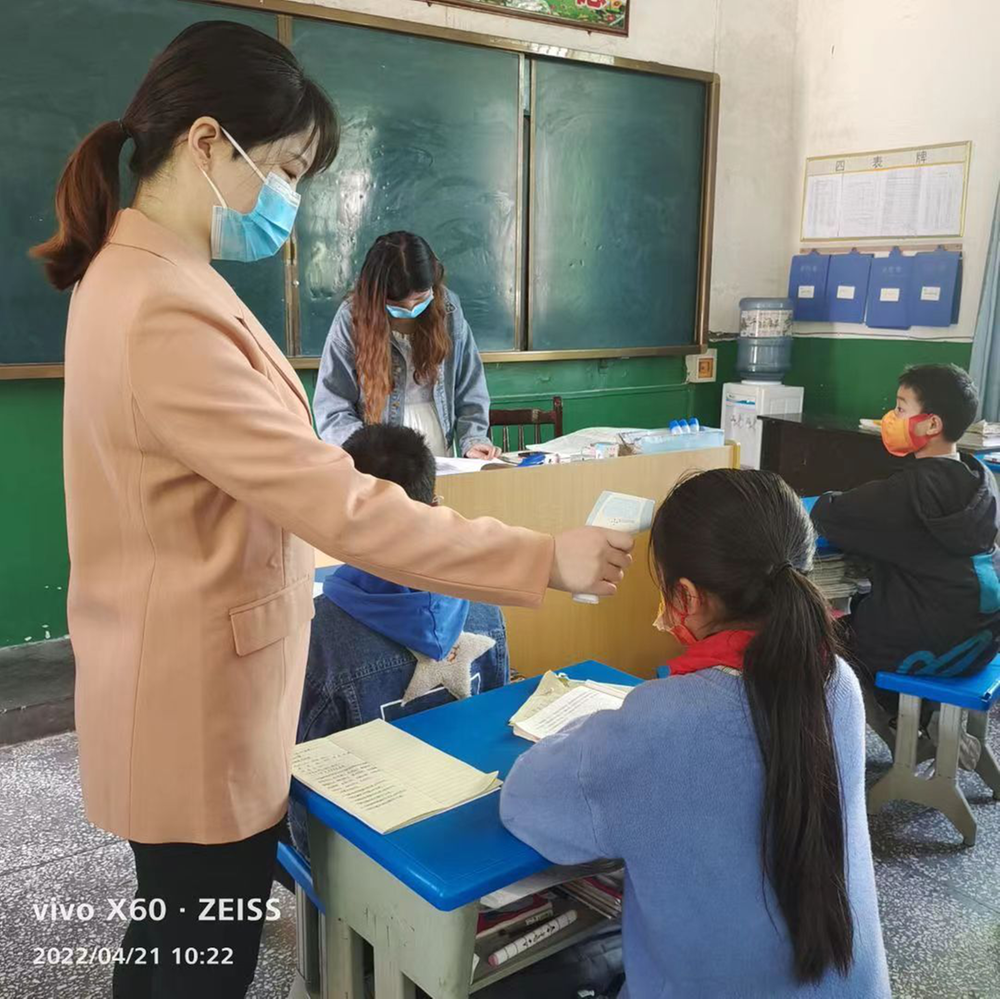 长赤镇傅家小学开展疫情防控演练 筑牢安全防线