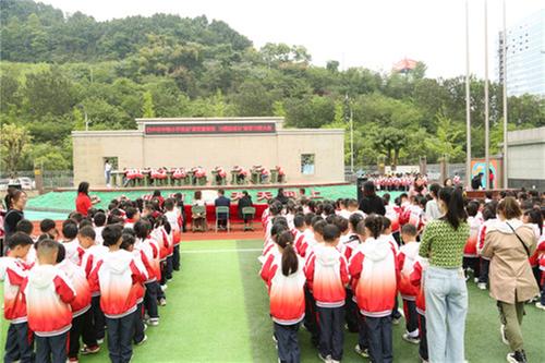 巴中市中坝小学开展课堂习惯比赛