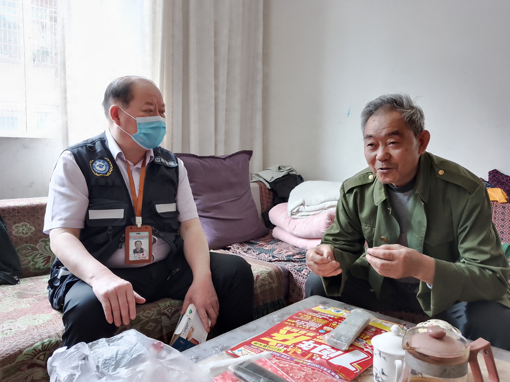 岳池县应急管理局“敲门行动”助力“人民阅卷·广安行动”走心走实