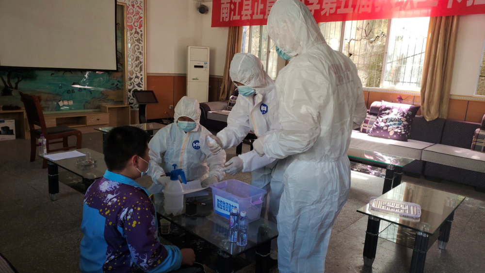 南江县正直小学开展疫情防控应急演练