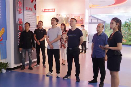 华蓥市科协到武胜县交流学习