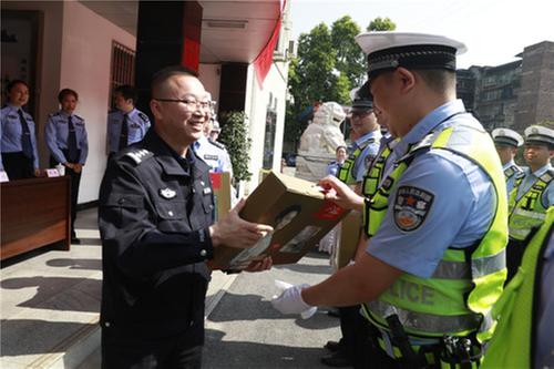 邻水县交警大队举行业务技能大比武活动