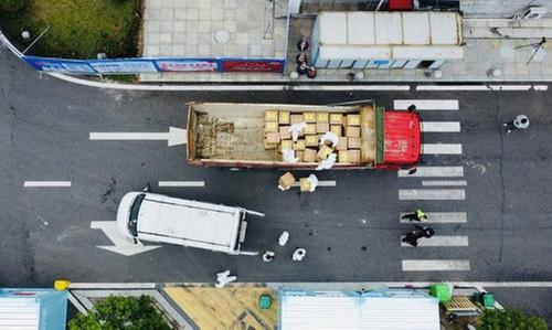 “零接触式”交货 20批物资经中转运抵广安