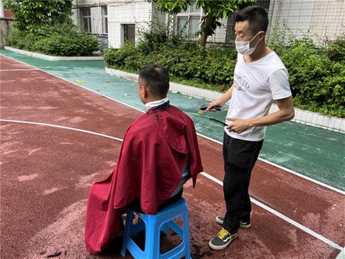 华蓥市：警属进警营  化身“爱心Tony”