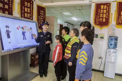 南充“阳光女警”赵艺航：让阳光照亮社区每一个角落